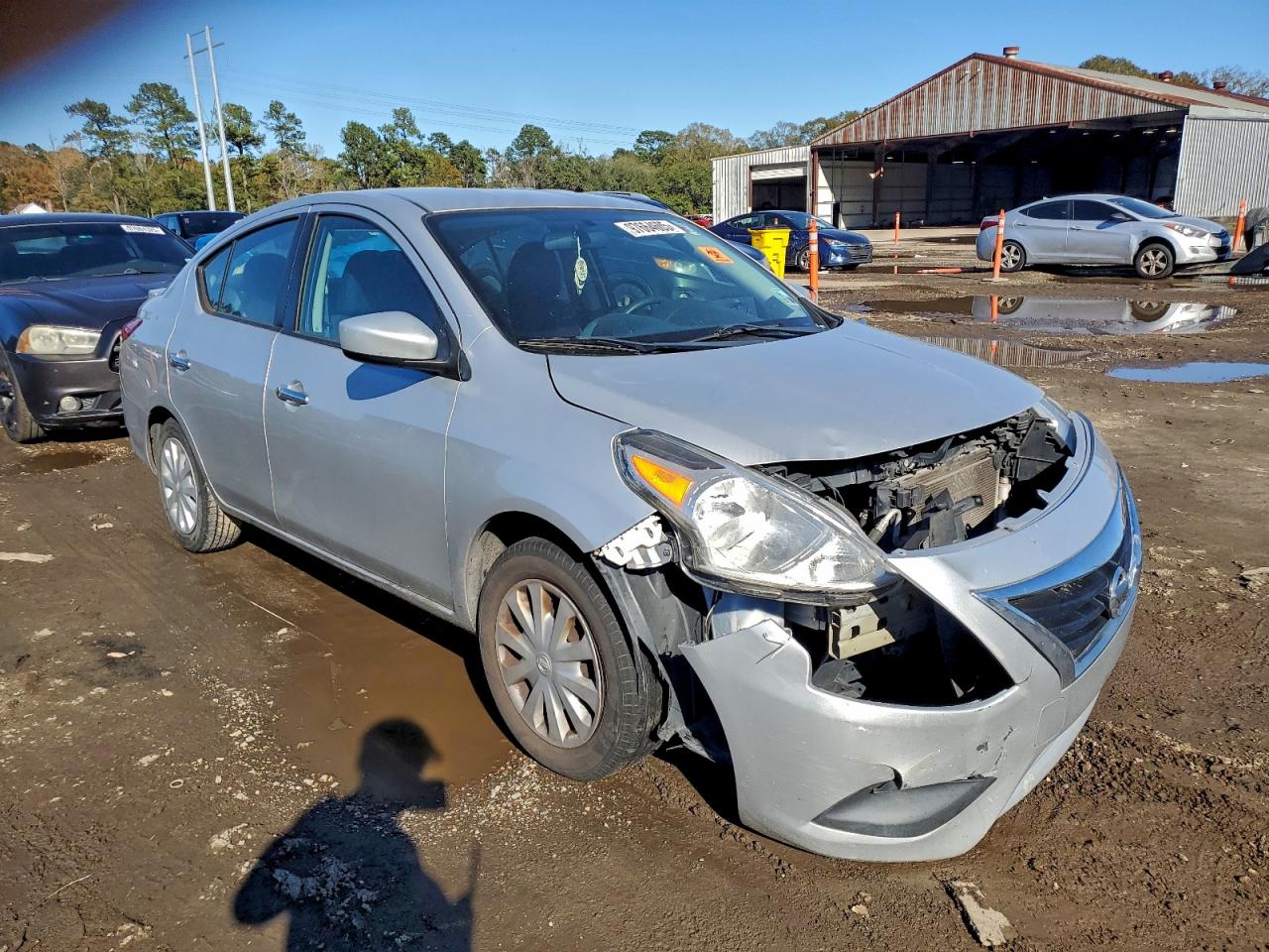 2019 NISSAN VERSA S photo 4