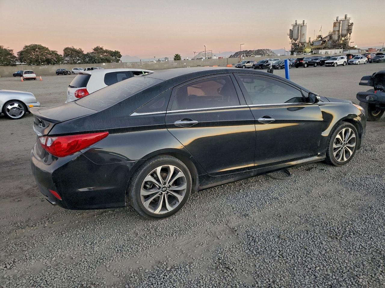 2014 HYUNDAI SONATA SE photo 3