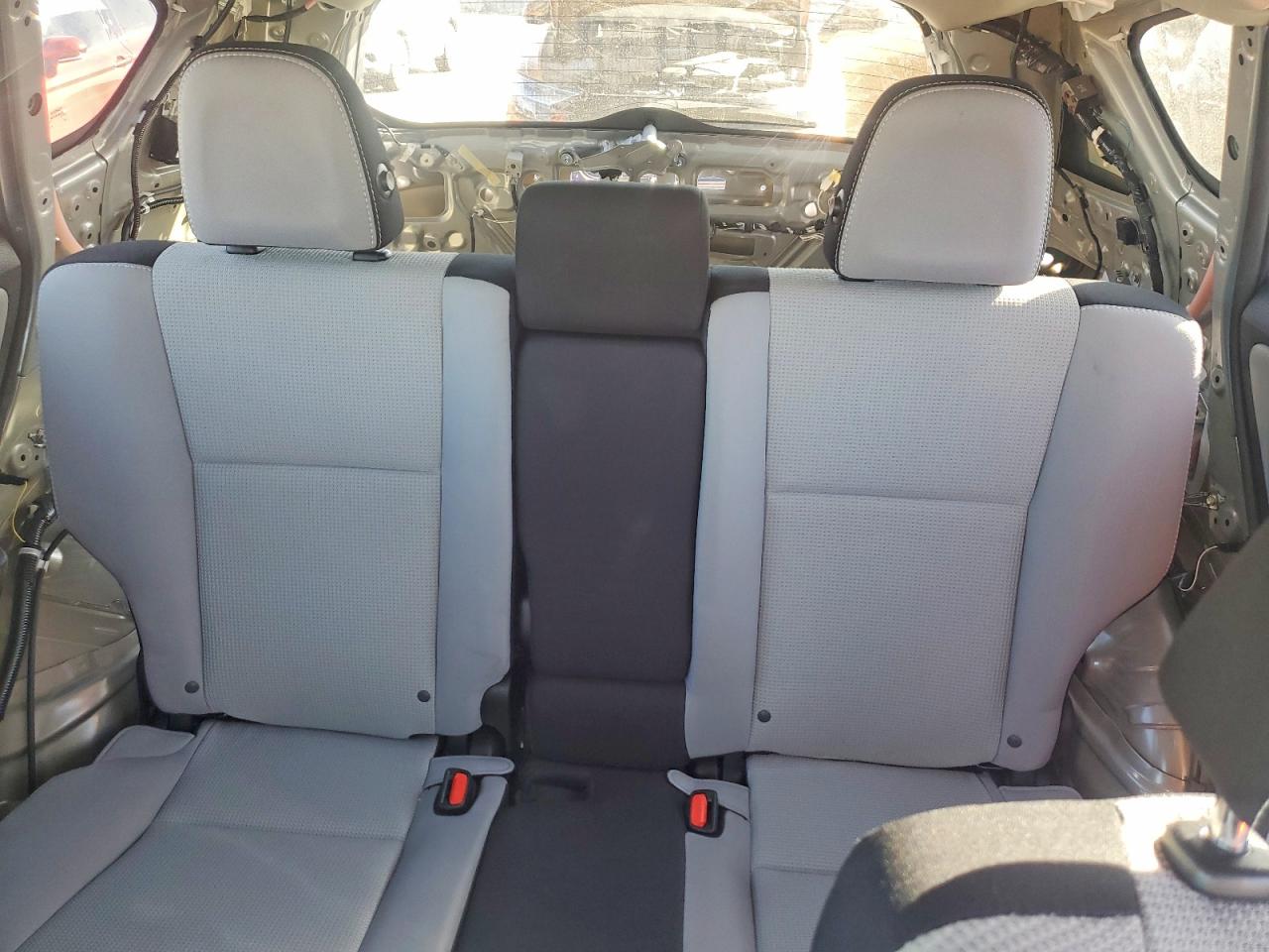 2017 TOYOTA RAV4 XLE photo 10