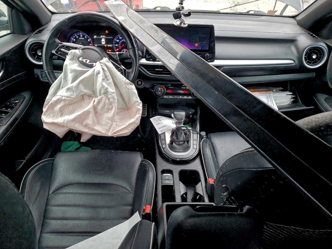 2023 KIA FORTE GT LINE photo 8