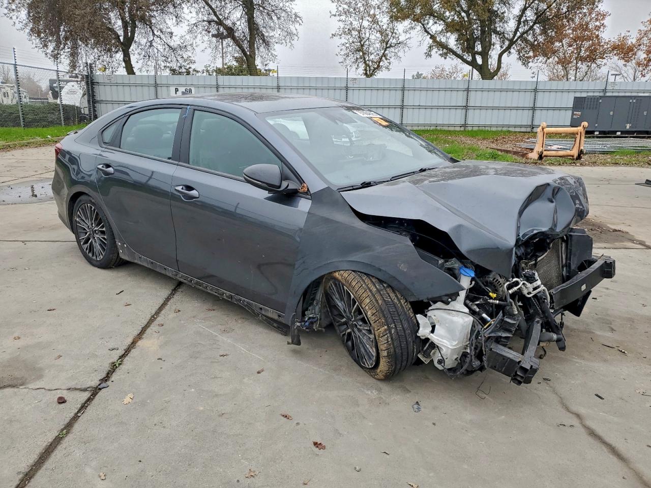 2023 KIA FORTE GT LINE photo 4