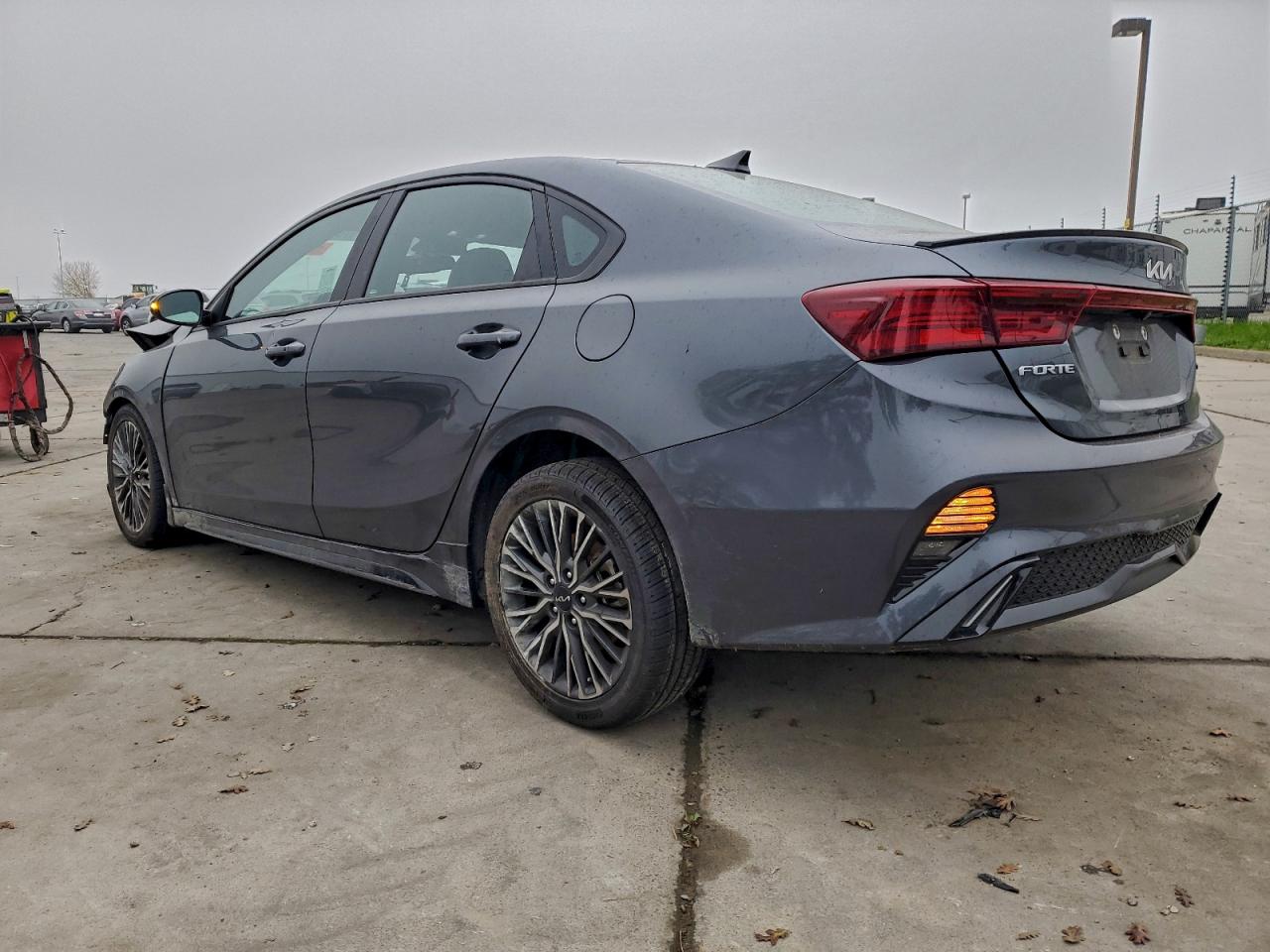 2023 KIA FORTE GT LINE photo 2