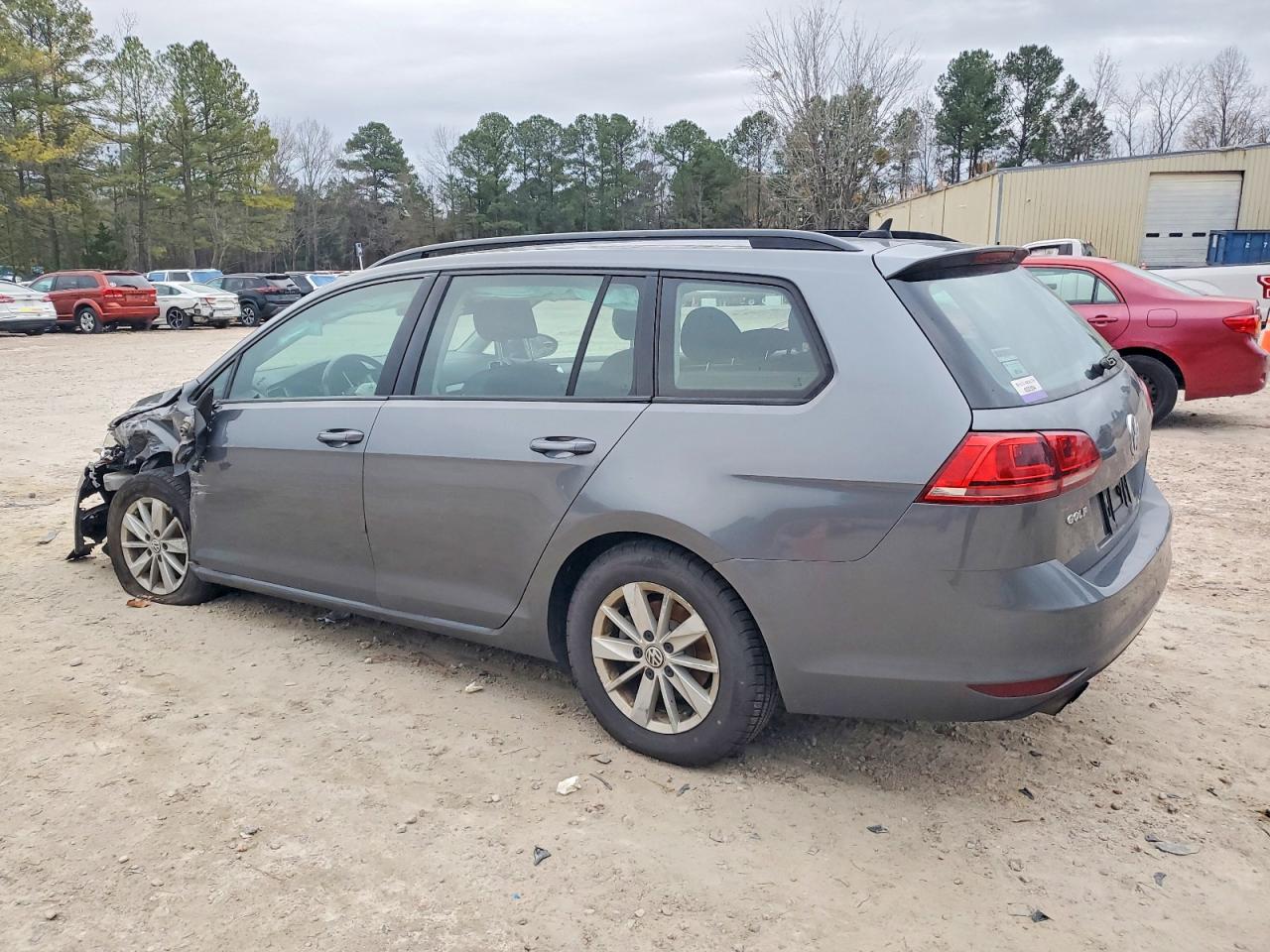 2017 VOLKSWAGEN GOLF SPORTWAGEN S photo 2