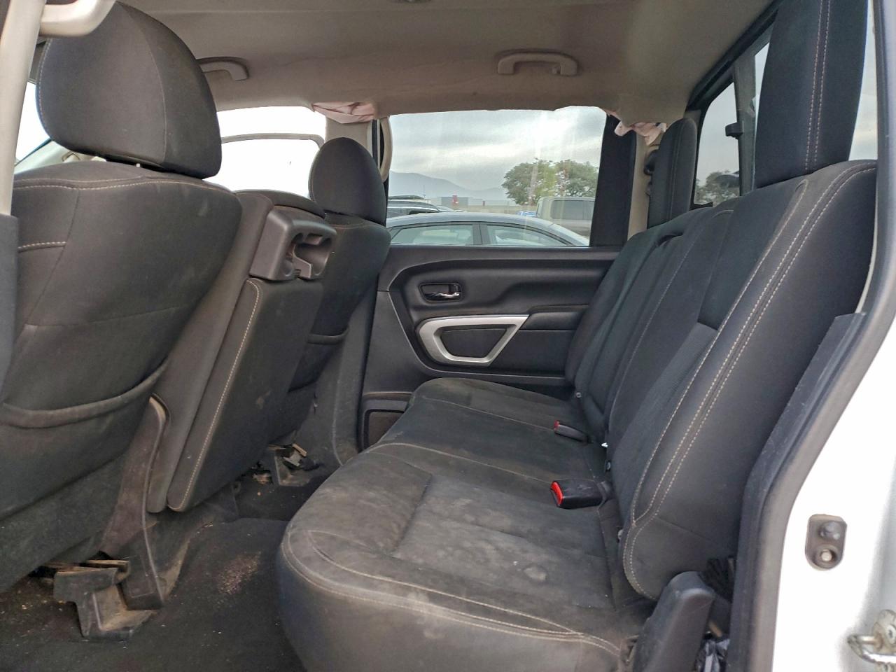 2018 NISSAN TITAN XD S photo 10