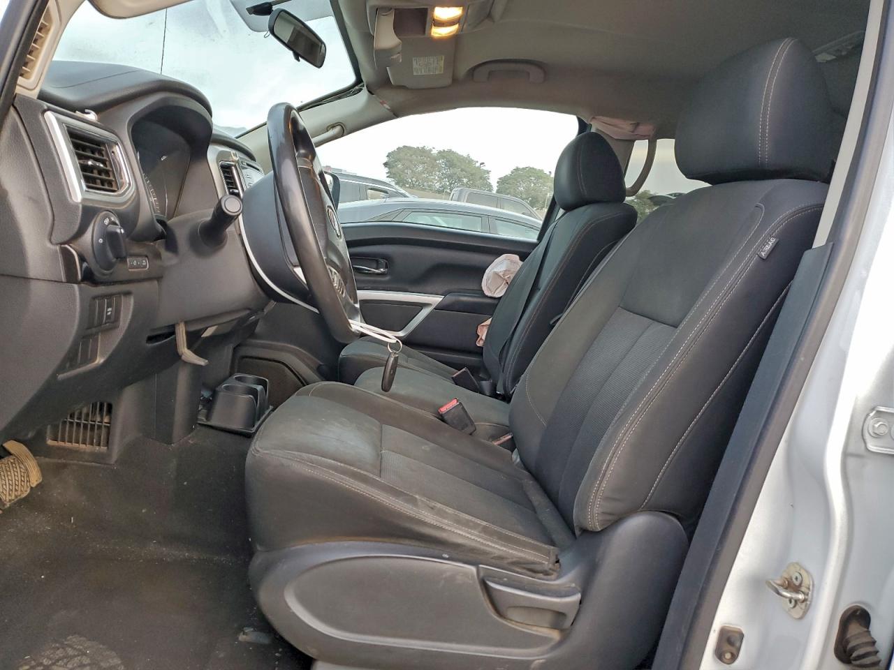 2018 NISSAN TITAN XD S photo 7