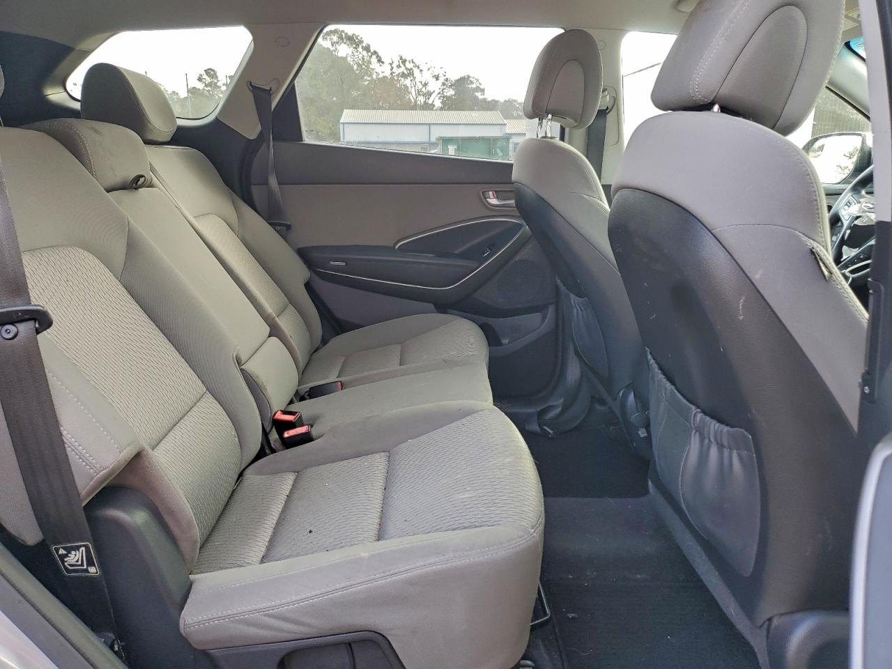 2016 HYUNDAI SANTA FE SE photo 10