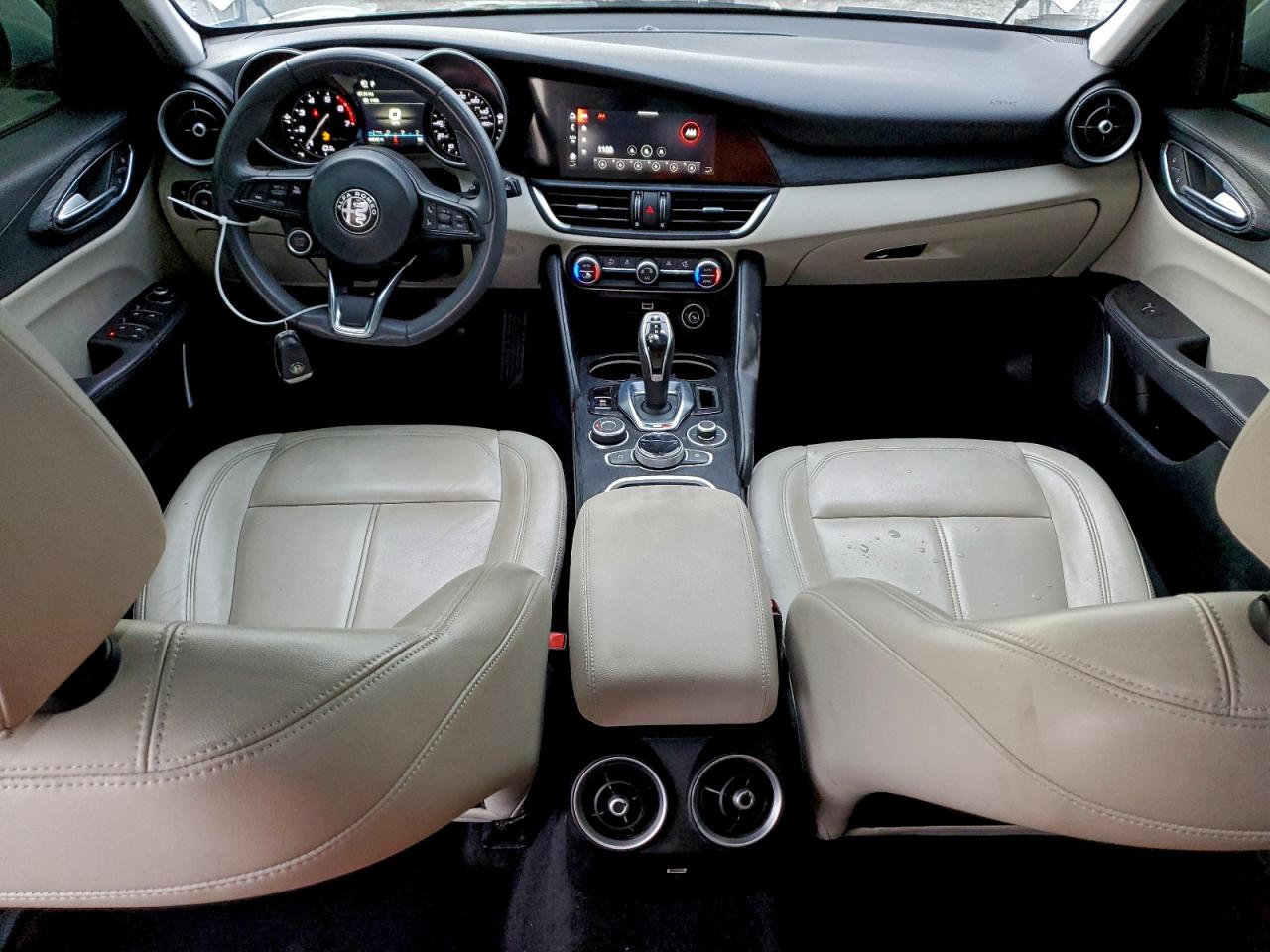 2020 ALFA ROMEO GIULIA photo 22