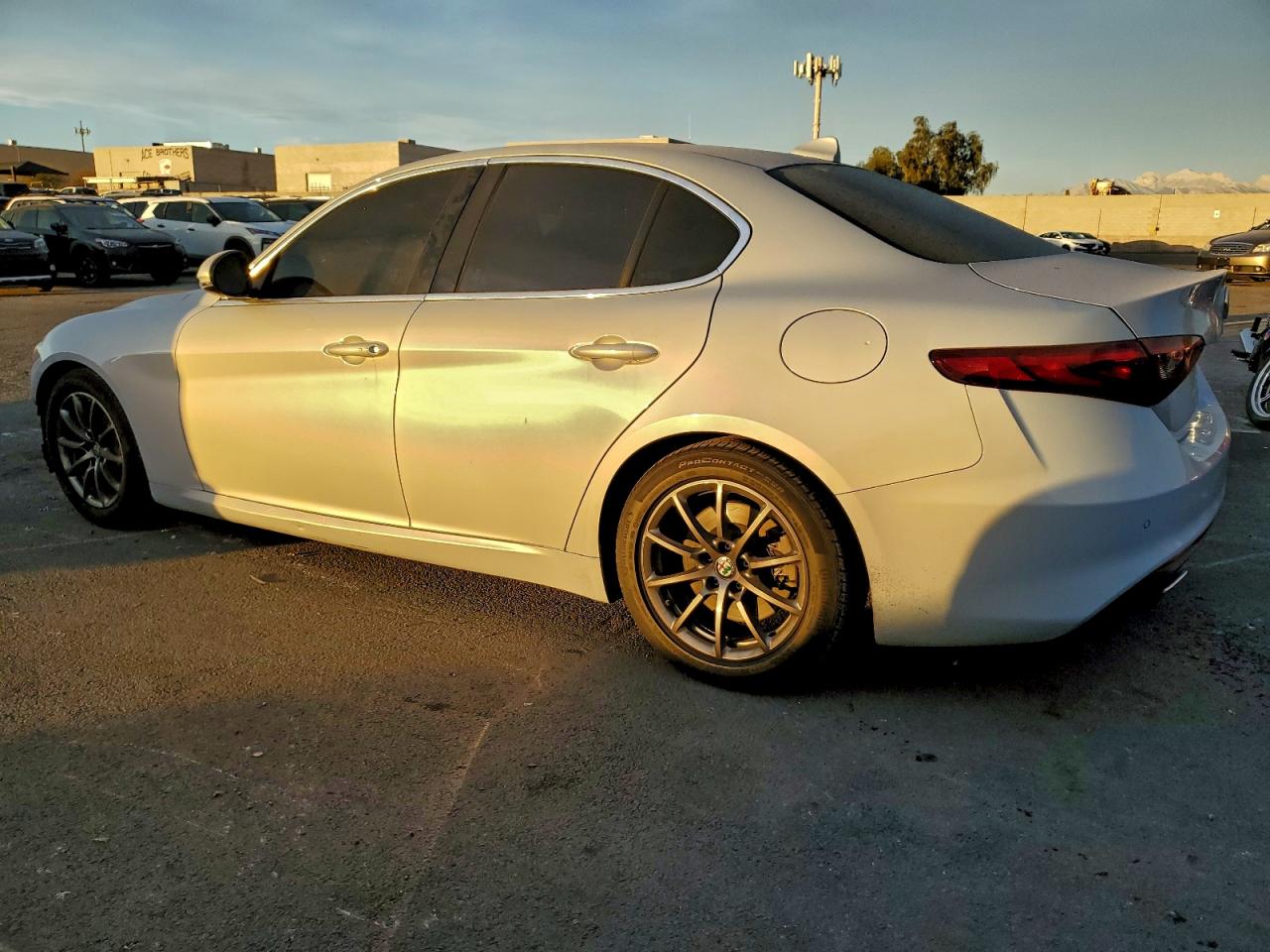 2020 ALFA ROMEO GIULIA photo 4