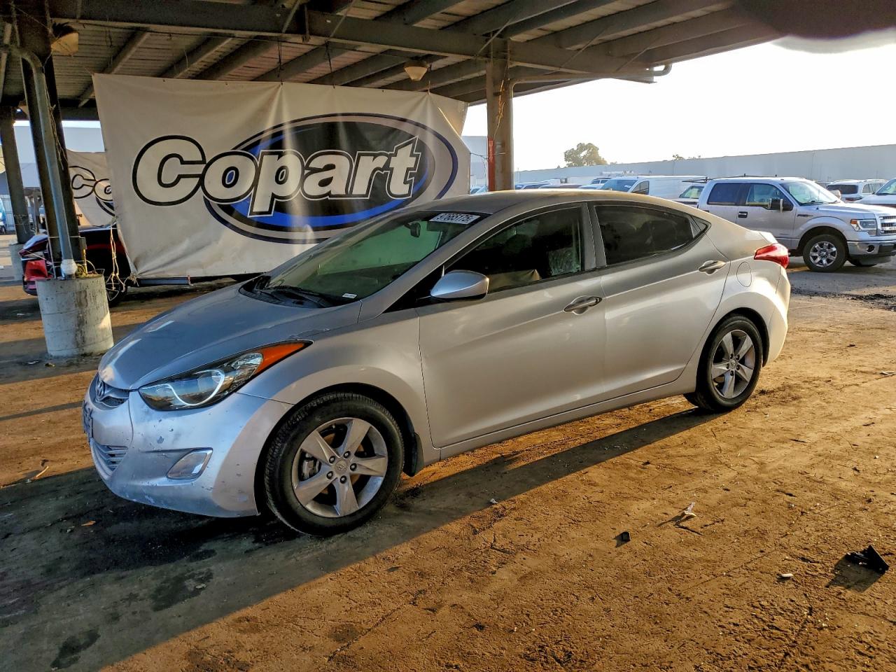 2013 HYUNDAI ELANTRA