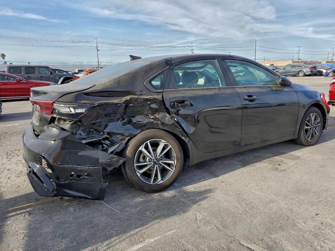 2023 KIA FORTE photo 3
