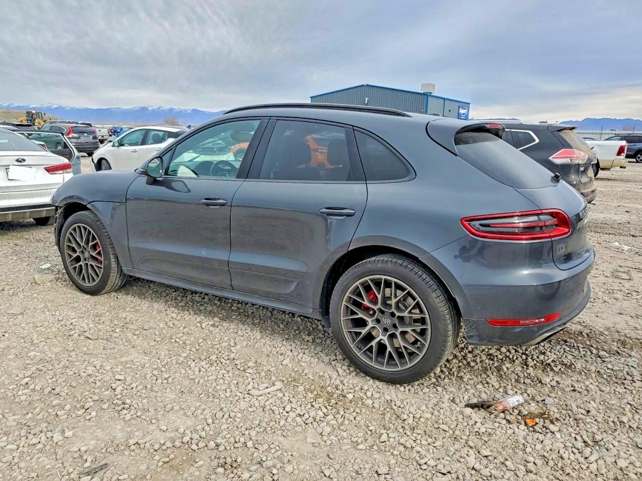 2017 PORSCHE MACAN TURBO photo 2