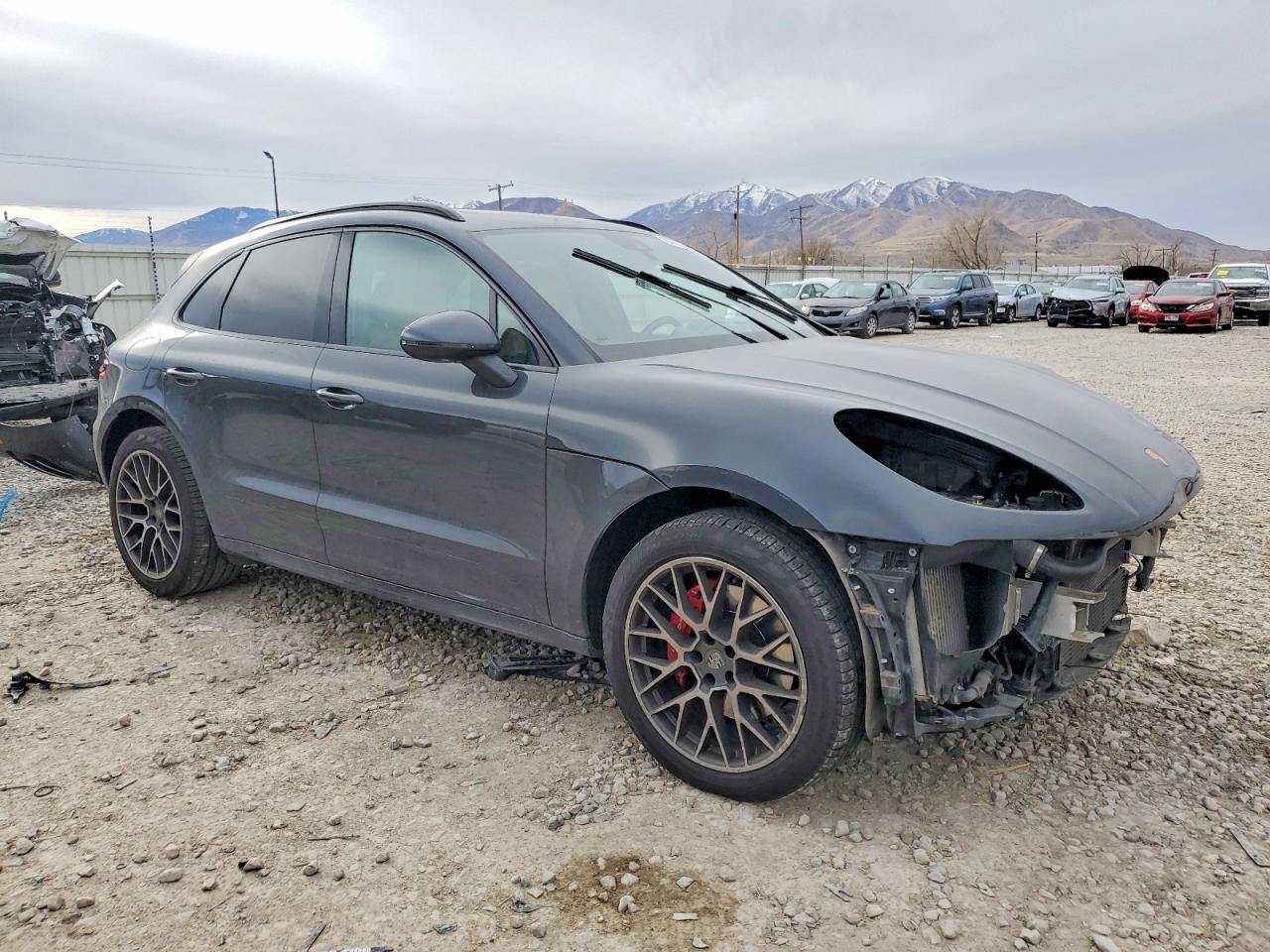 2017 PORSCHE MACAN TURBO photo 4