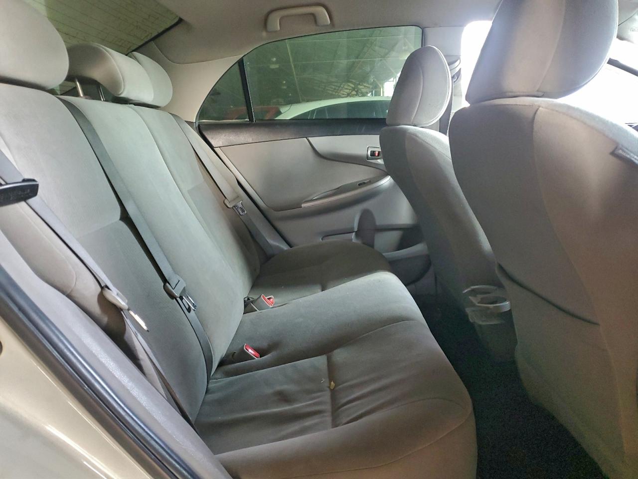 2013 TOYOTA COROLLA BASE photo 10