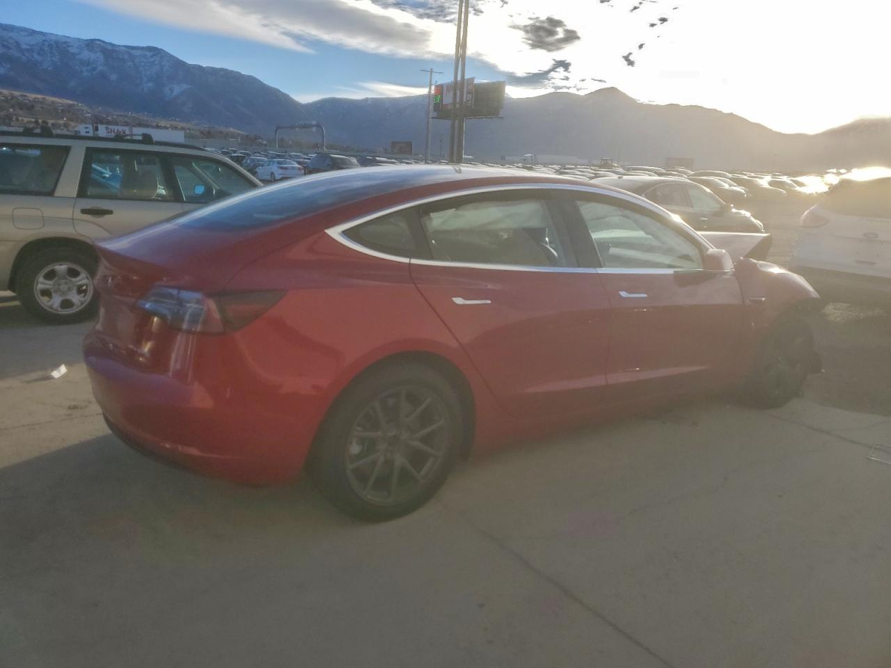 2018 TESLA MODEL 3 photo 3