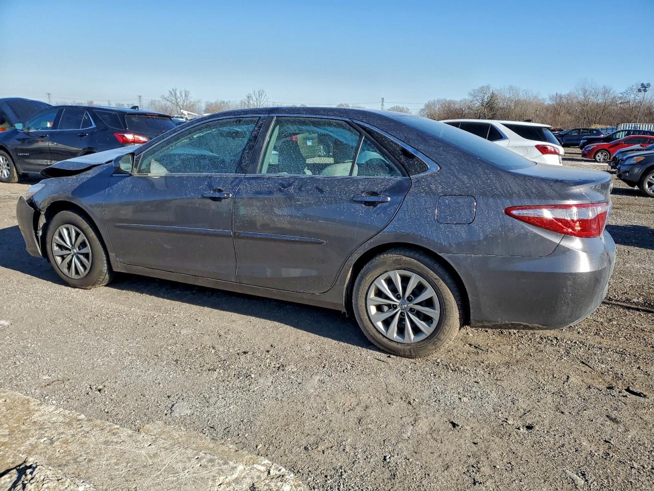 2017 TOYOTA CAMRY LE photo 2