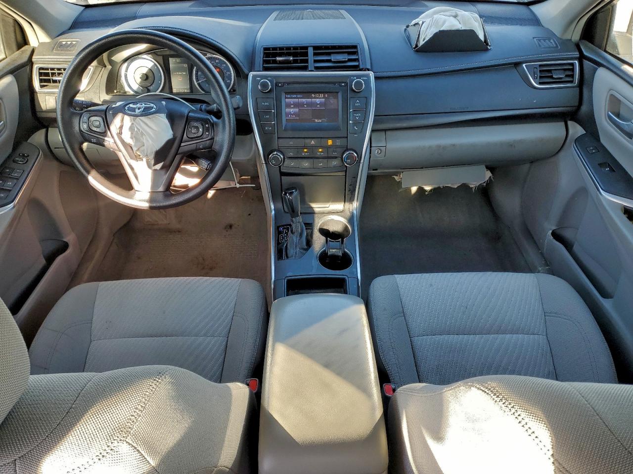 2017 TOYOTA CAMRY LE photo 8