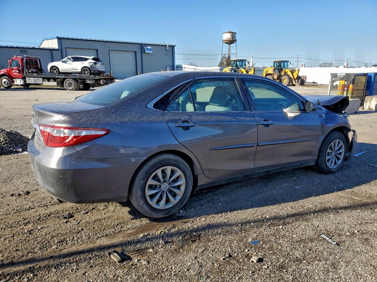 2017 TOYOTA CAMRY LE photo 3