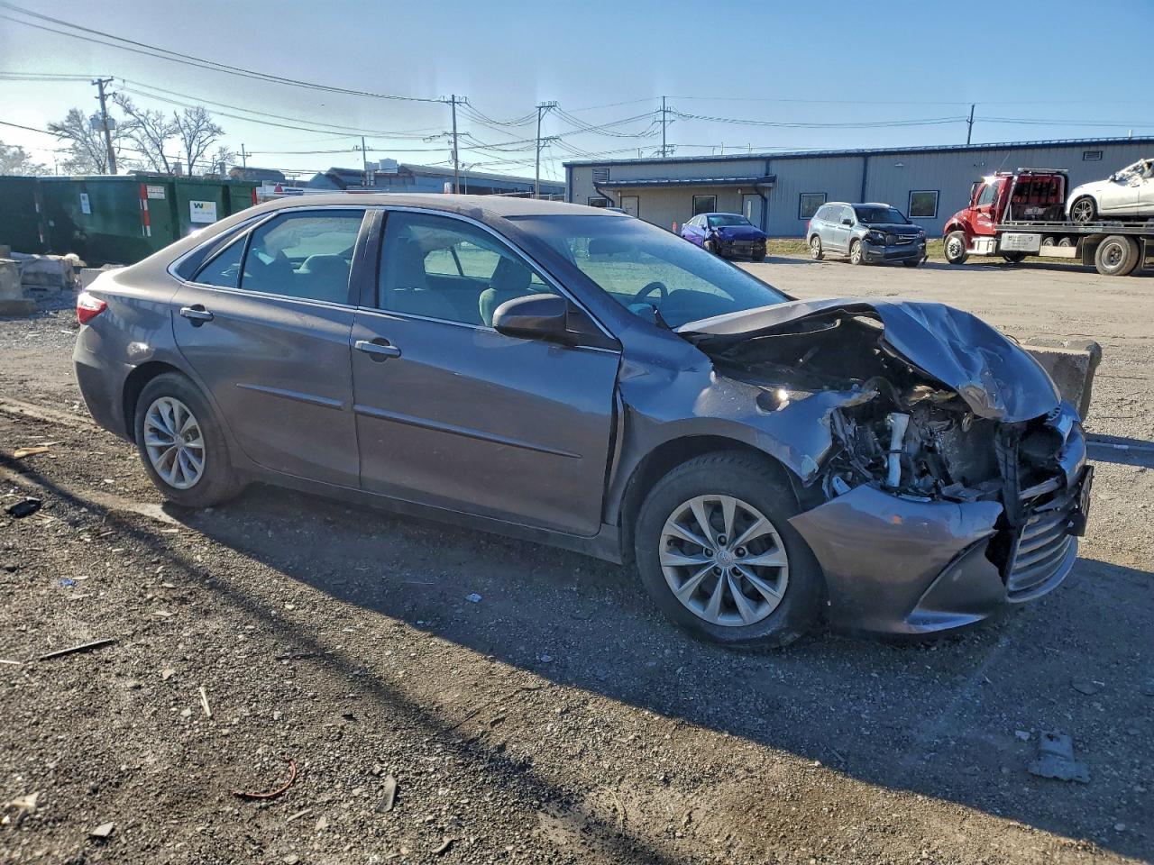 2017 TOYOTA CAMRY LE photo 4
