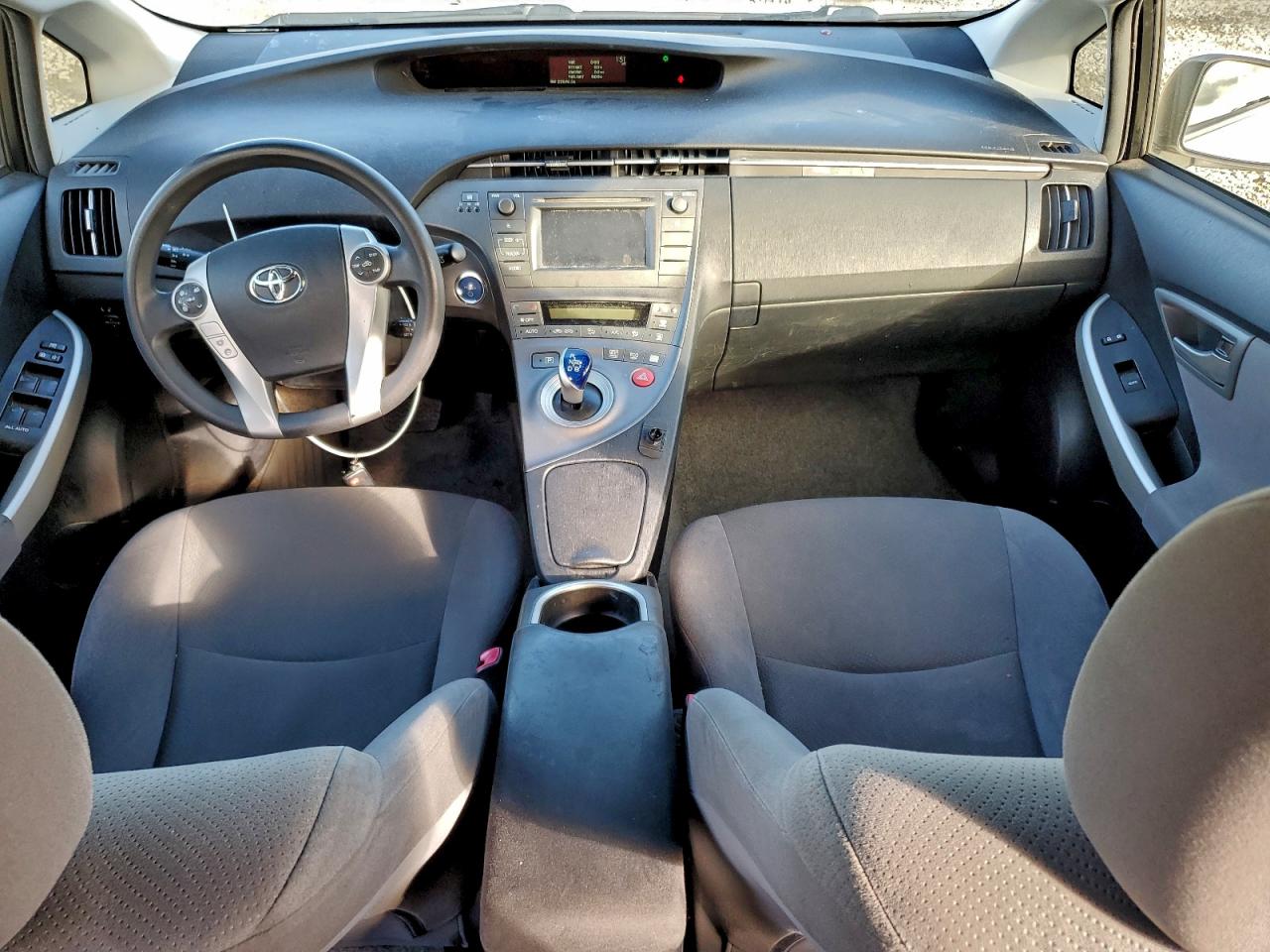 2013 TOYOTA PRIUS photo 8