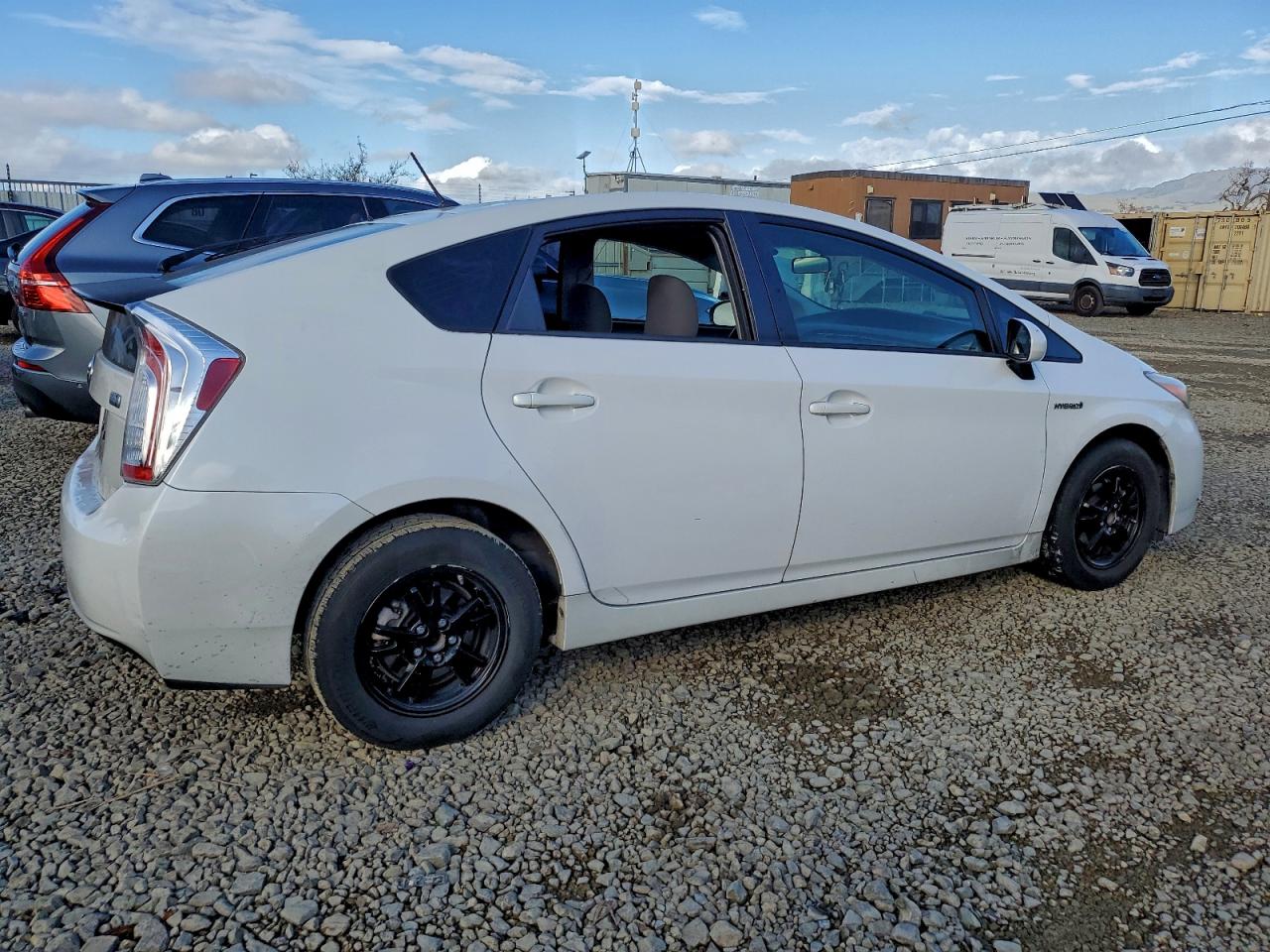 2013 TOYOTA PRIUS photo 3