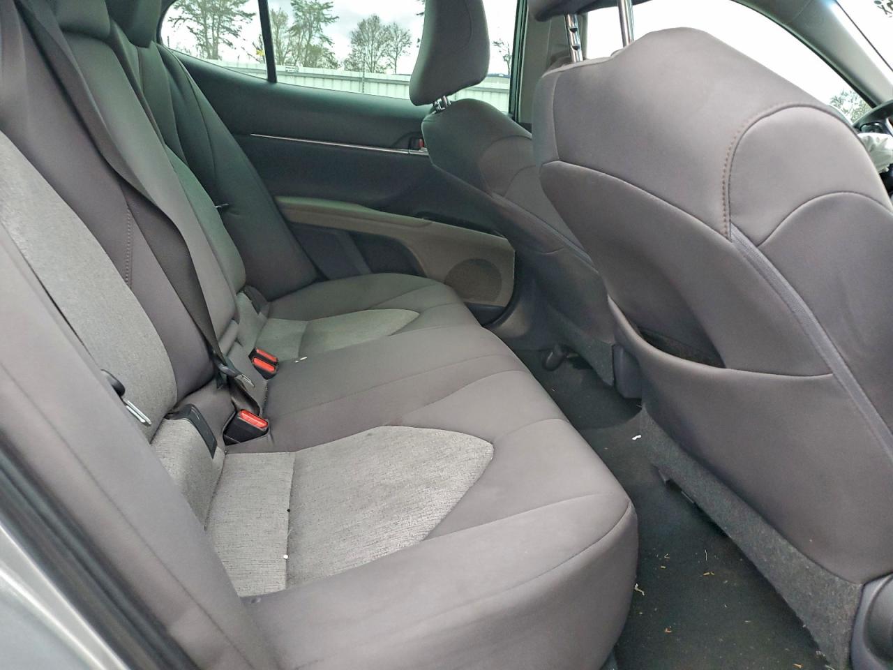 2018 TOYOTA CAMRY L photo 10