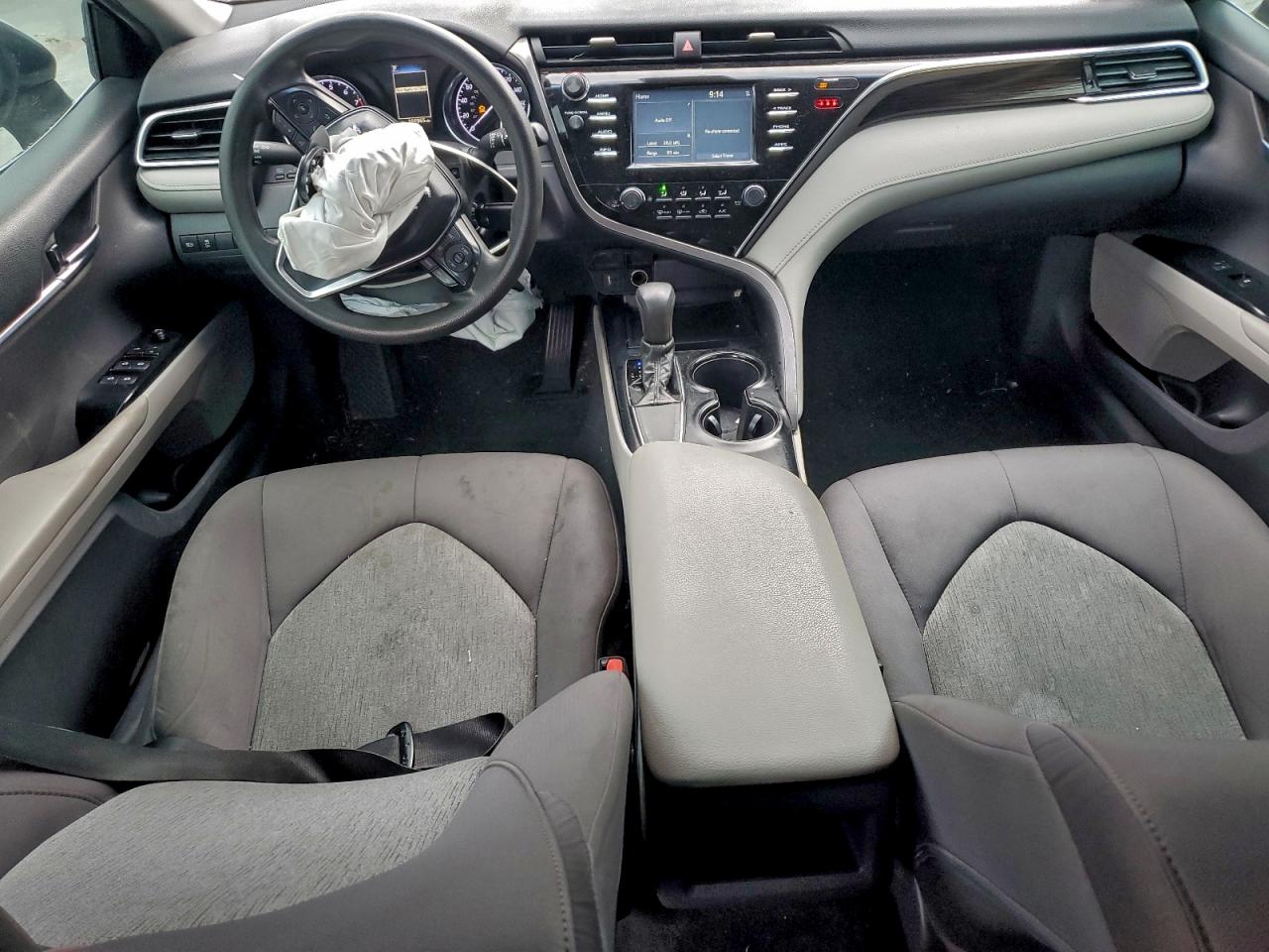 2018 TOYOTA CAMRY L photo 8