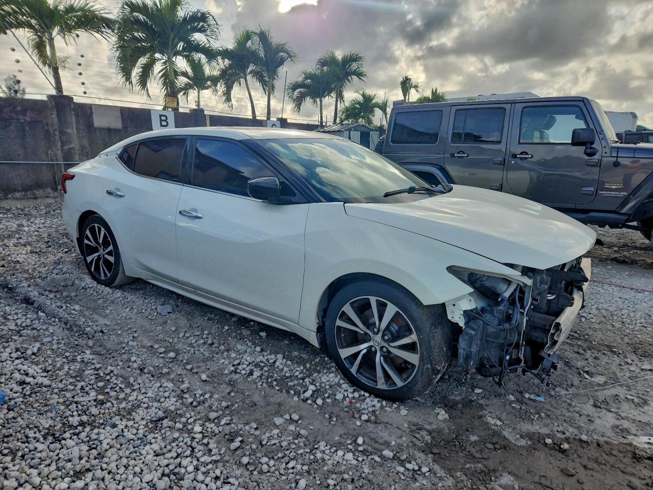 2017 NISSAN MAXIMA 3.5S photo 4