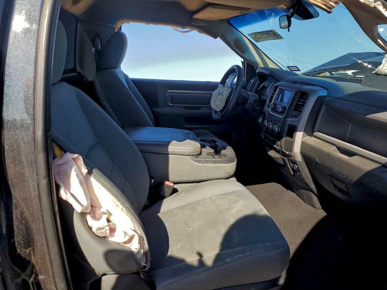 2014 RAM 1500 ST photo 10