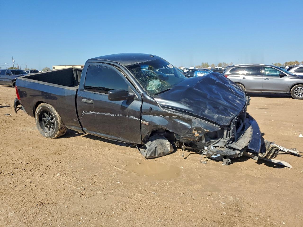2014 RAM 1500 ST photo 4