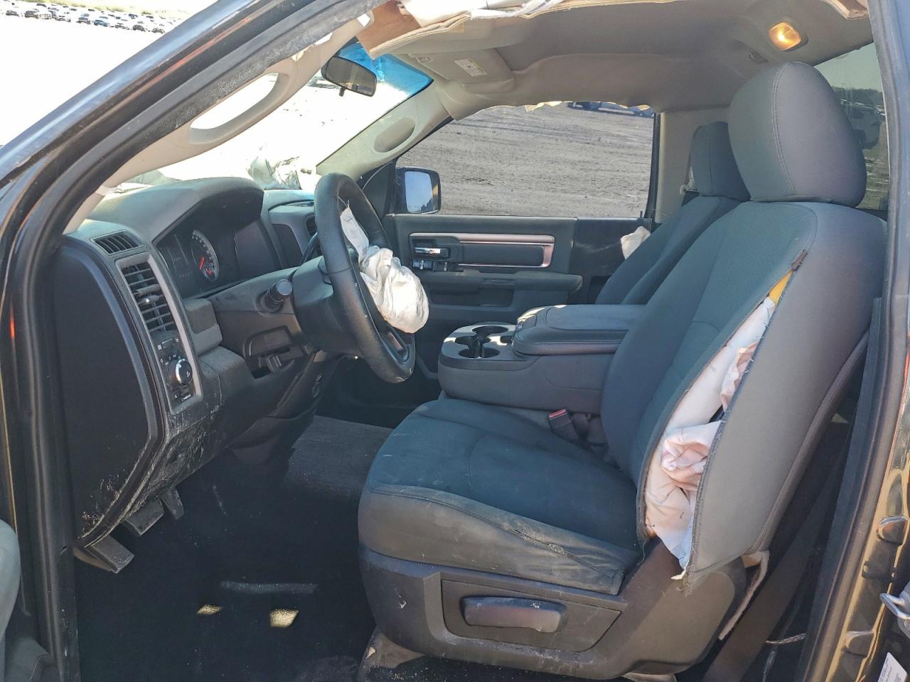 2014 RAM 1500 ST photo 7