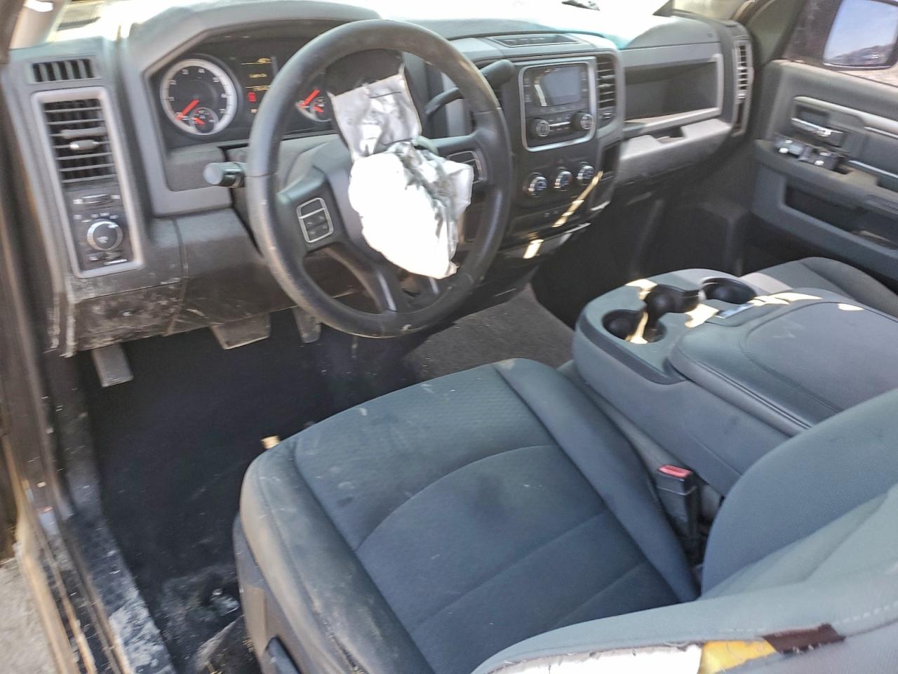 2014 RAM 1500 ST photo 8