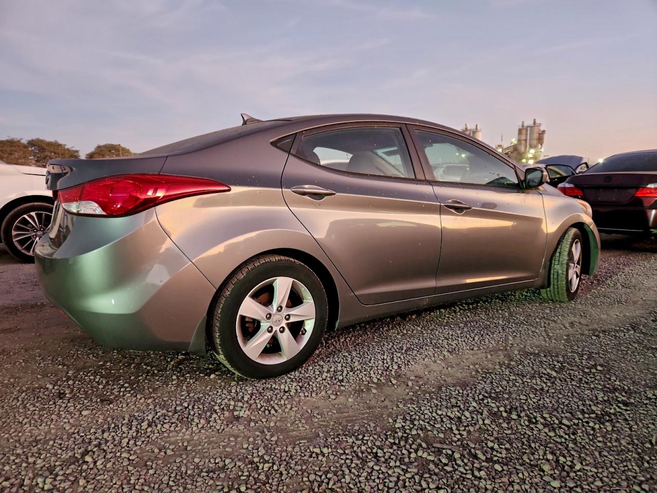 2013 HYUNDAI ELANTRA GLS photo 3