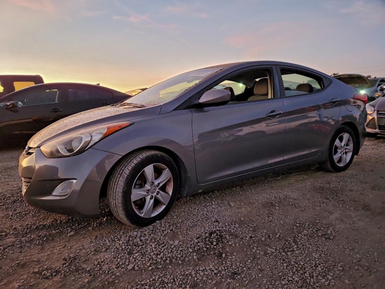 2013 HYUNDAI ELANTRA