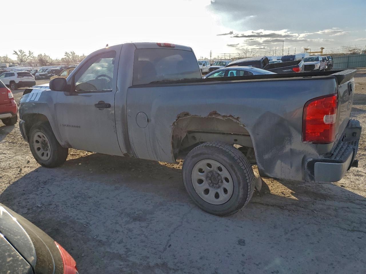 2007 CHEVROLET SILVERADO C1500 photo 2
