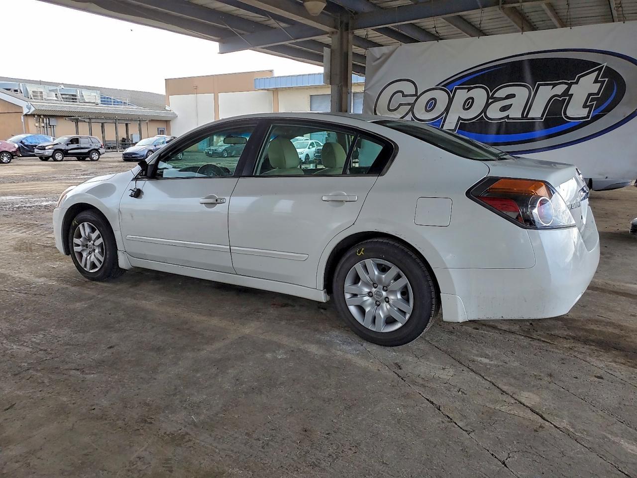 2011 NISSAN ALTIMA BASE photo 2