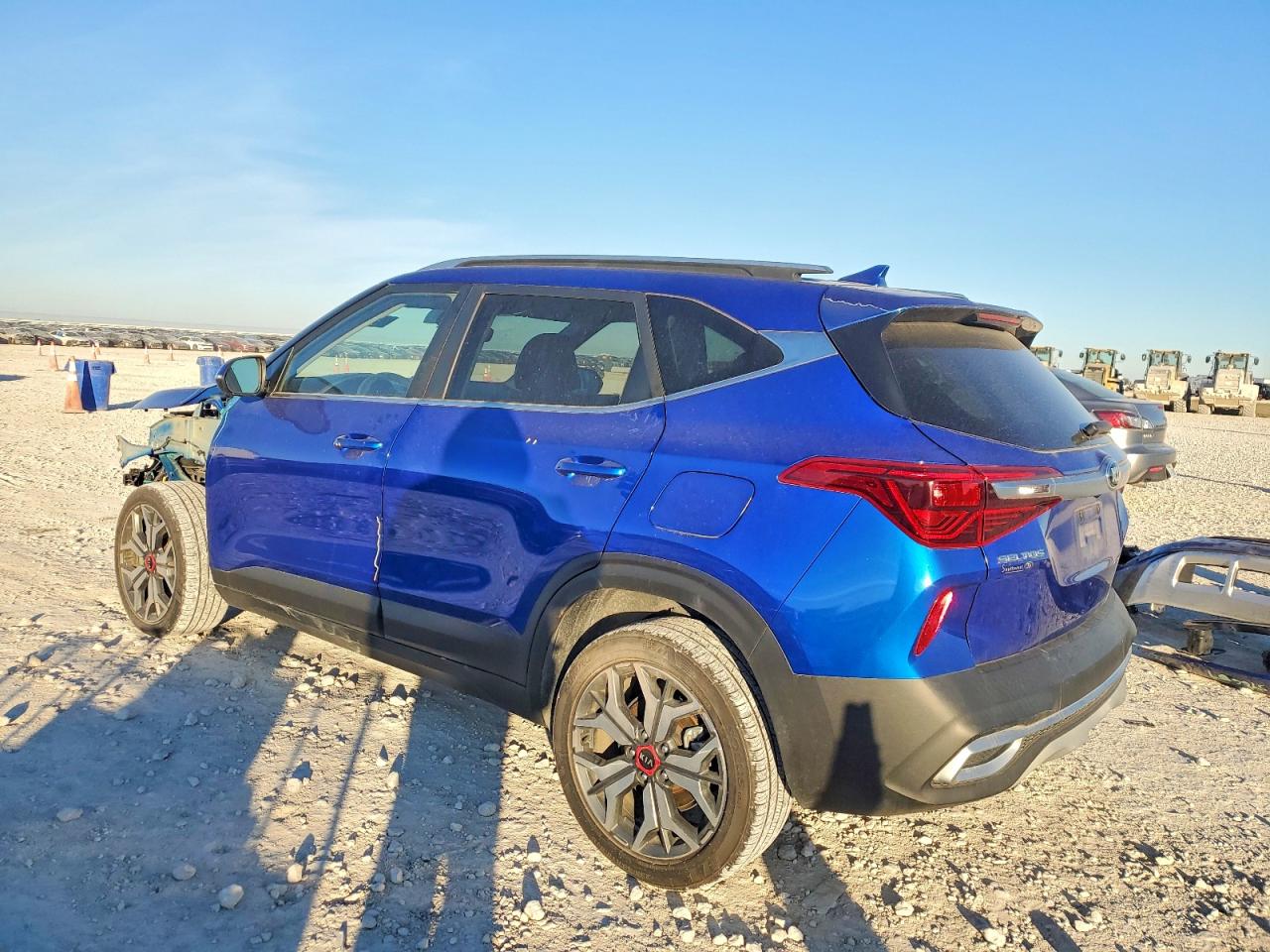 2021 KIA SELTOS S photo 2