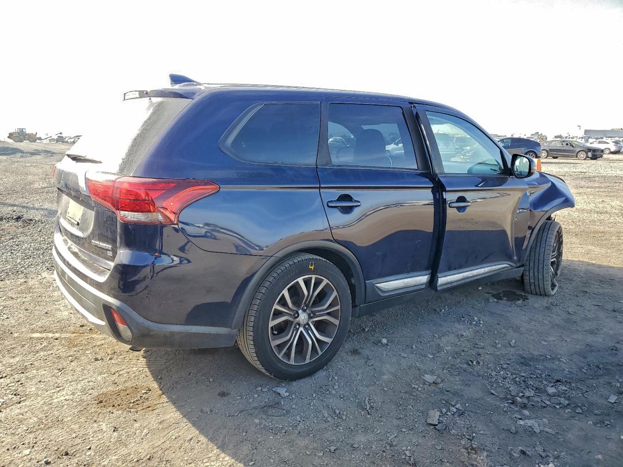 2017 MITSUBISHI OUTLANDER SE photo 3