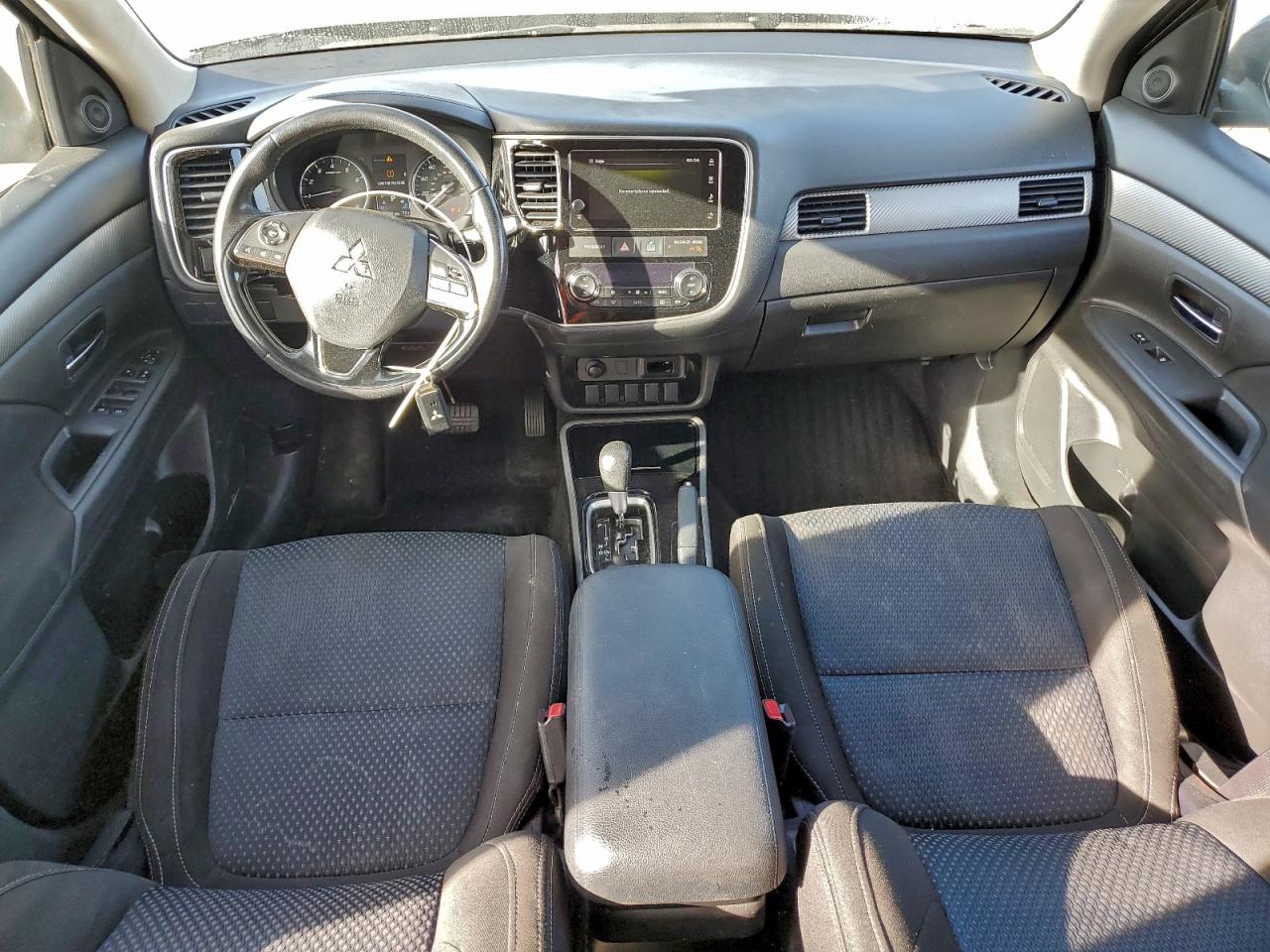 2017 MITSUBISHI OUTLANDER SE photo 8