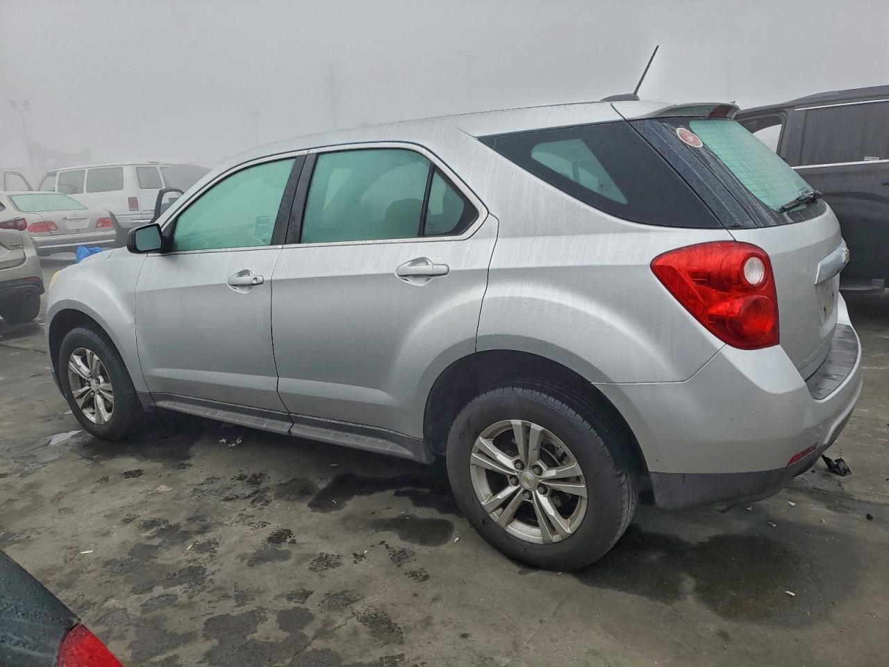 2015 CHEVROLET EQUINOX LS photo 2