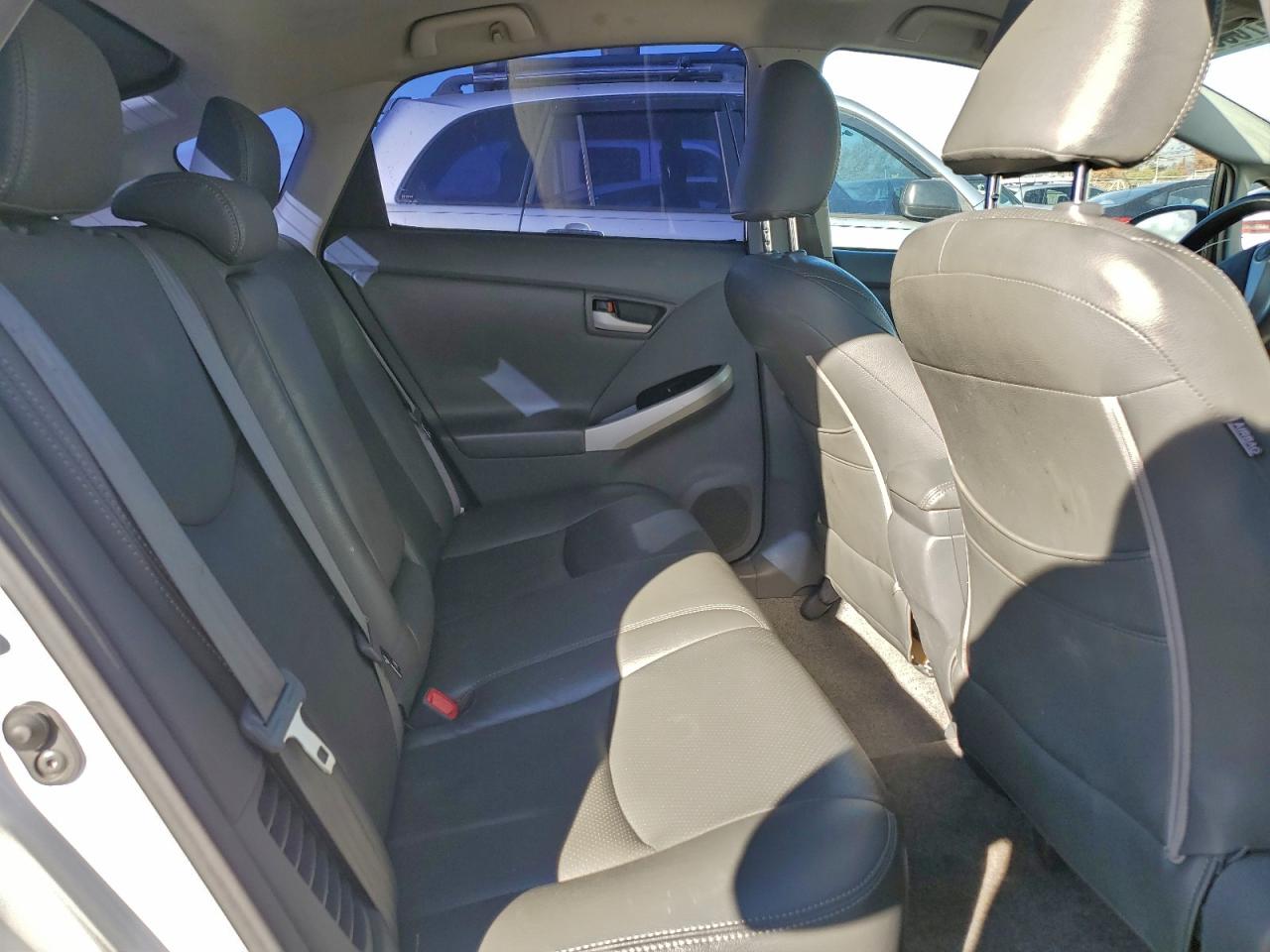2011 TOYOTA PRIUS photo 10
