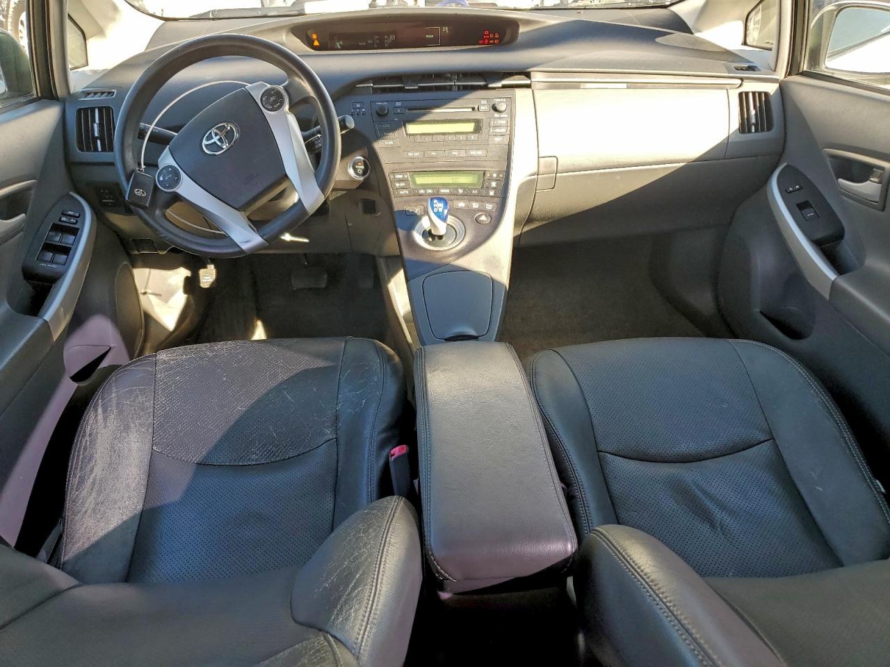 2011 TOYOTA PRIUS photo 8