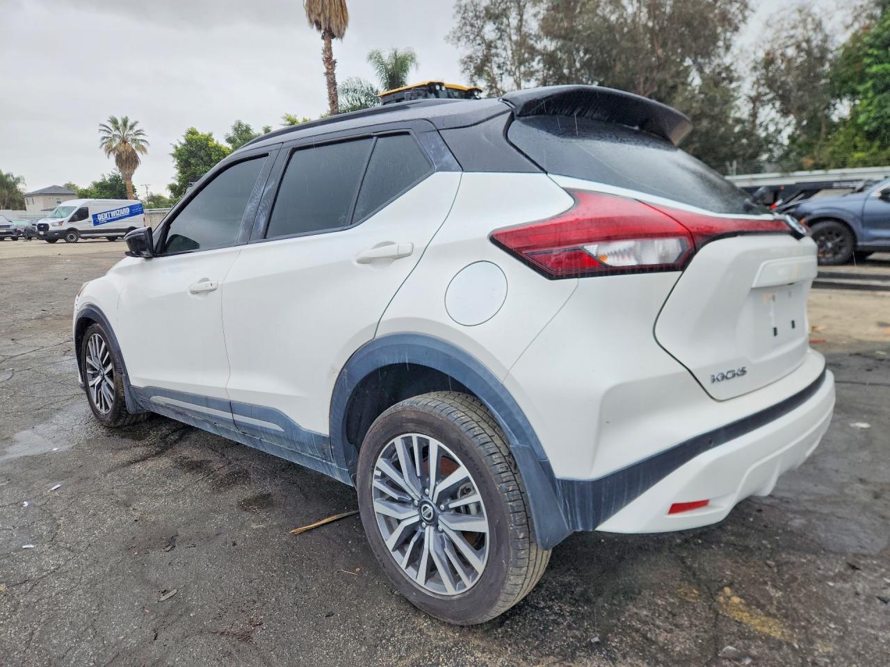 2021 NISSAN KICKS SR photo 3