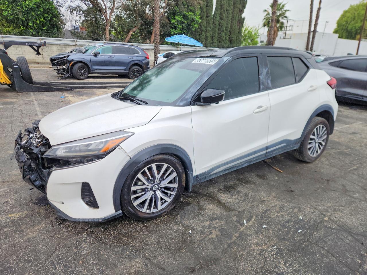 2021 NISSAN KICKS