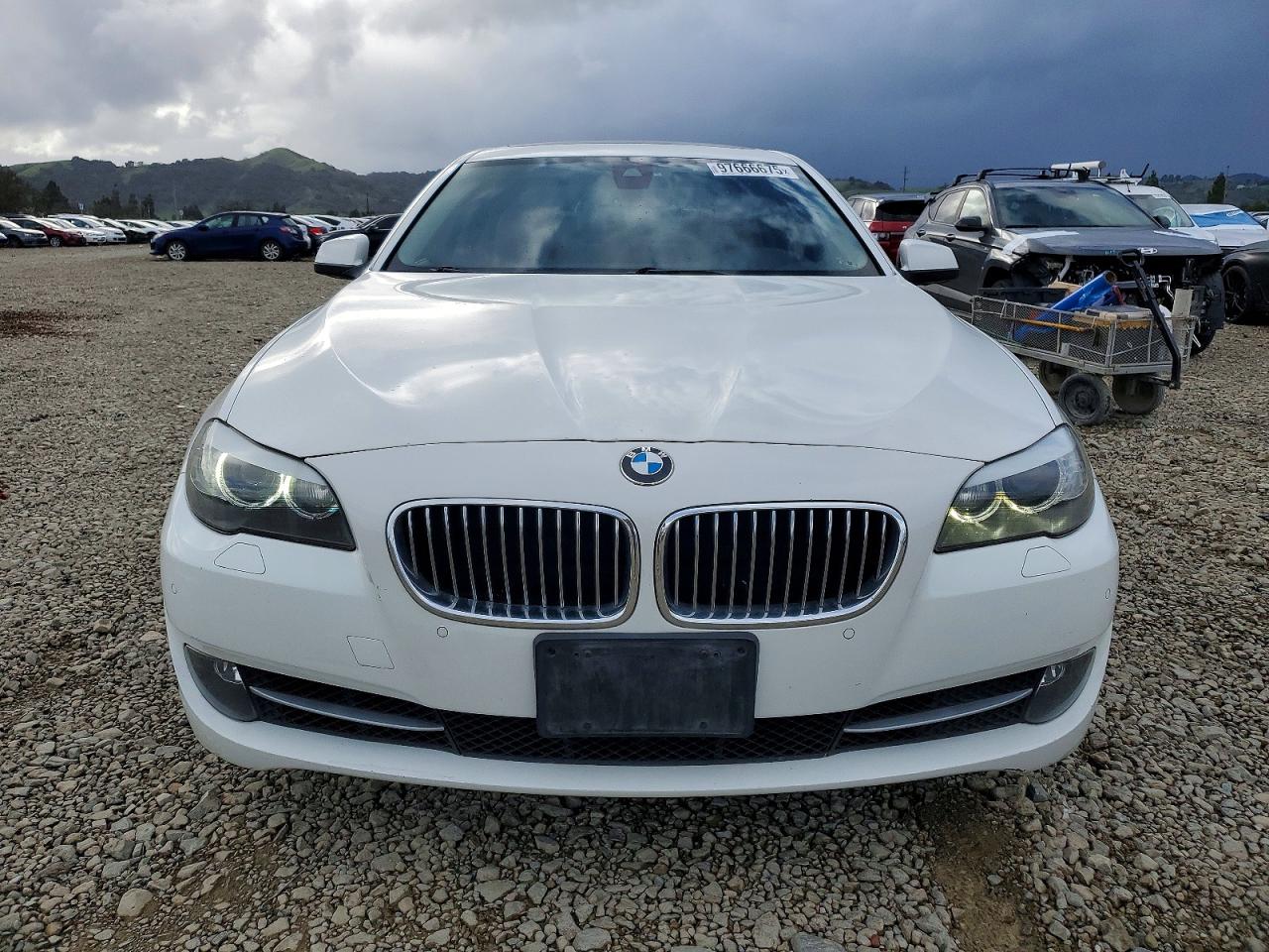 2013 BMW 528 XI photo 5