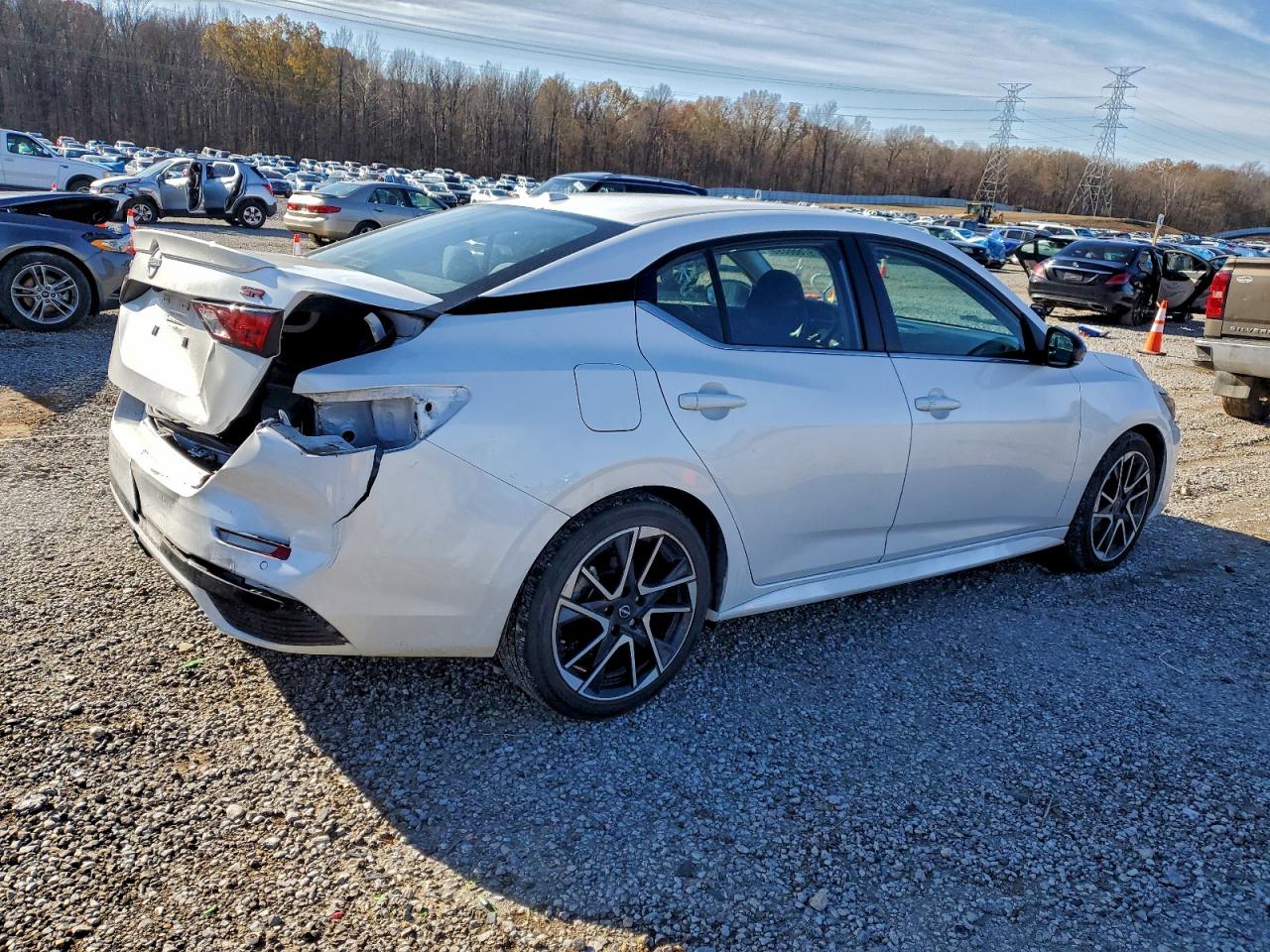 2024 NISSAN SENTRA SR photo 3