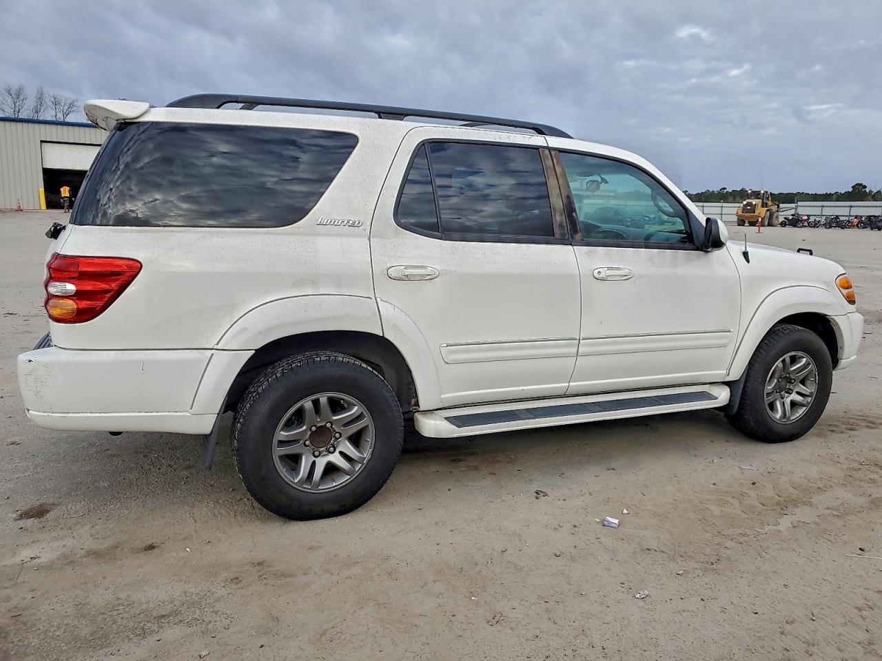 2004 TOYOTA SEQUOIA LIMITED photo 3