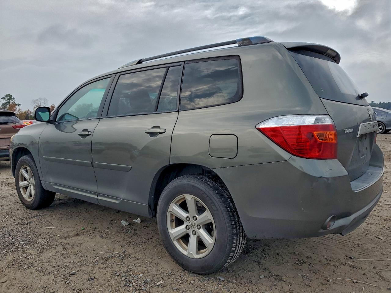 2009 TOYOTA HIGHLANDER photo 2
