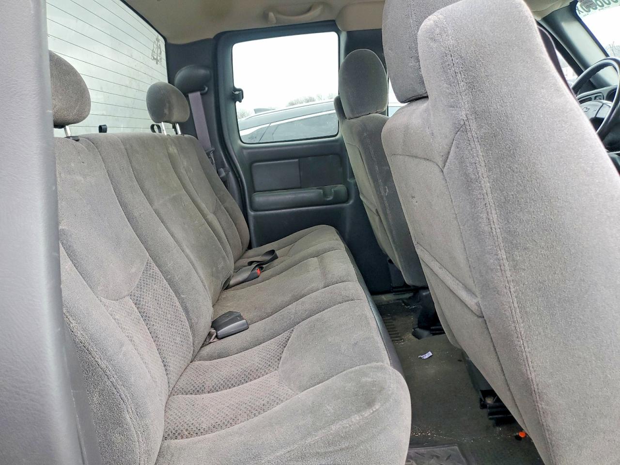 2004 CHEVROLET SILVERADO K1500 photo 10