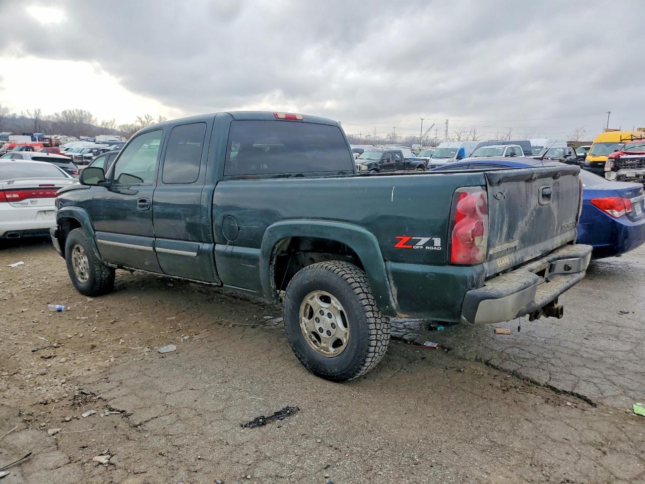 2004 CHEVROLET SILVERADO K1500 photo 2
