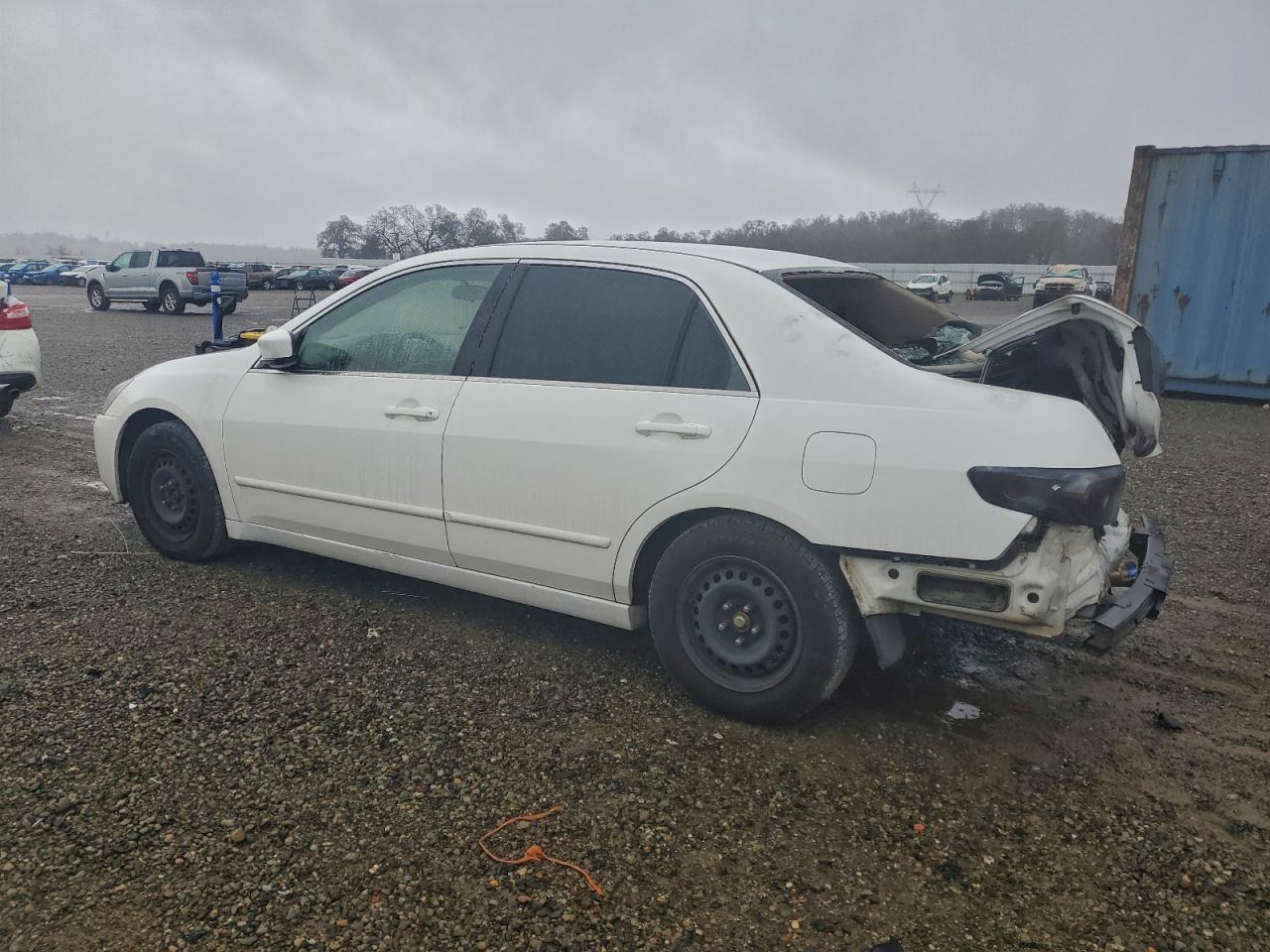 2004 HONDA ACCORD LX photo 2